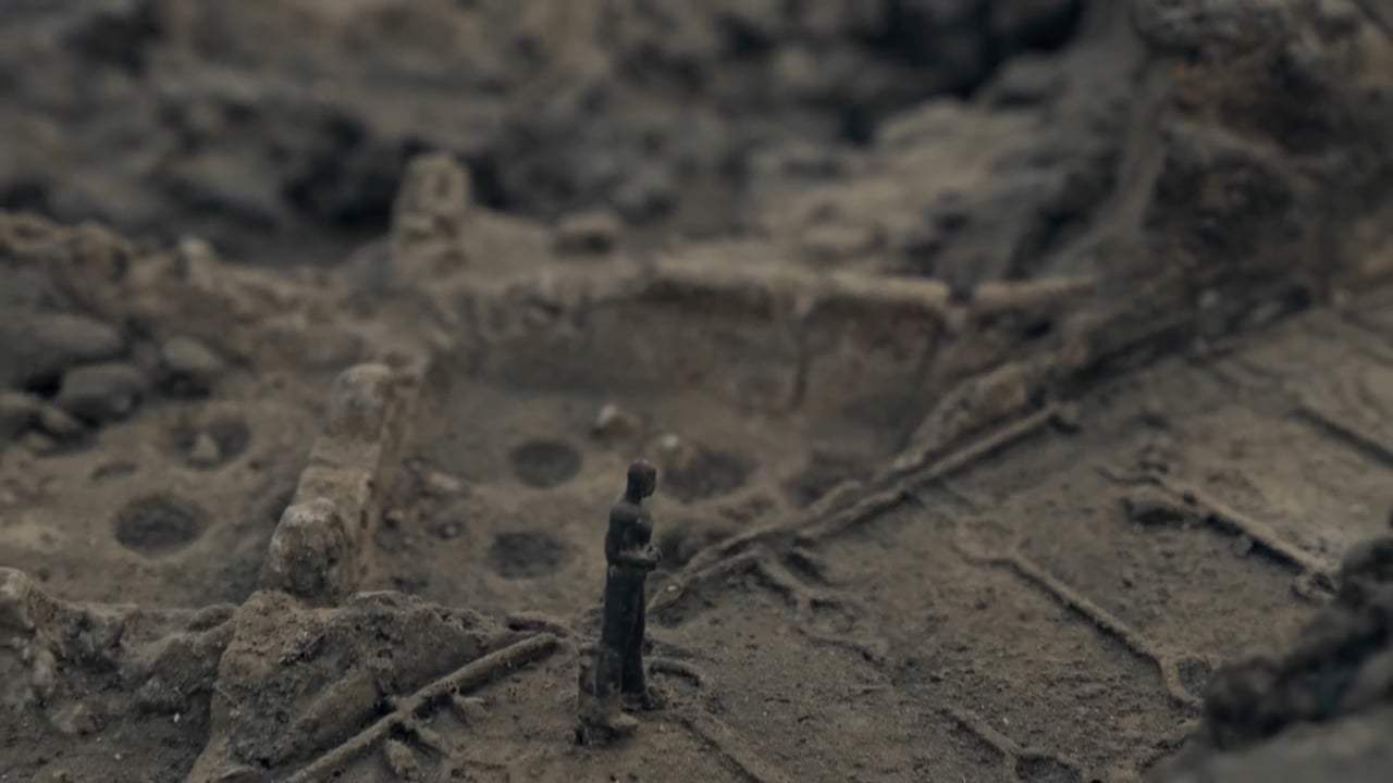 Mortal Engines Featurette - The Model Maker (2018) Screen Capture #1