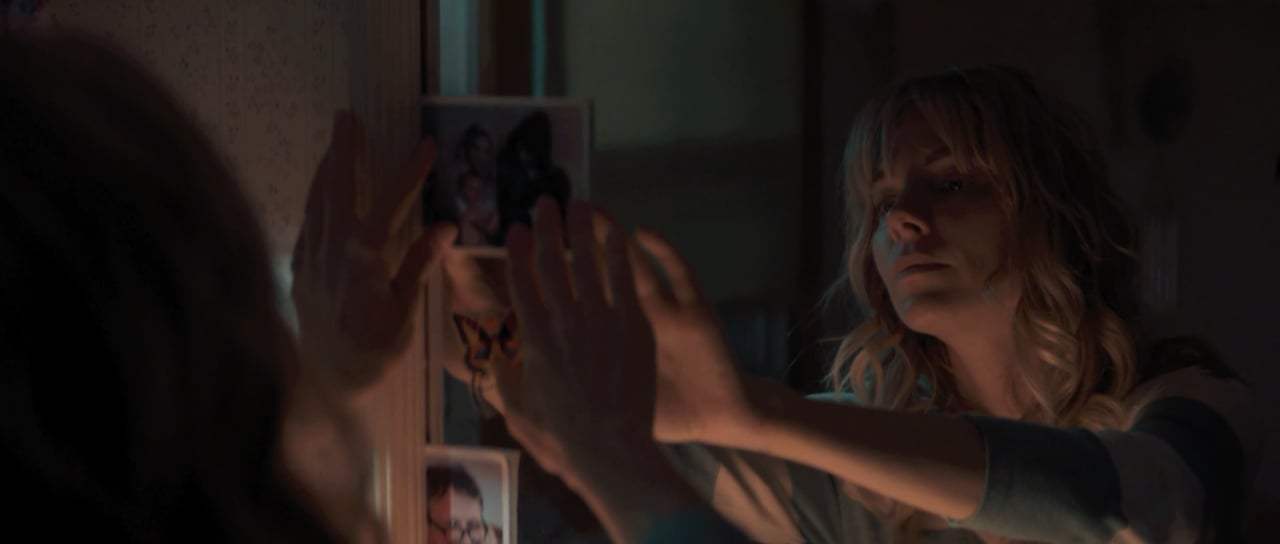 American Woman Trailer (2019) Screen Capture #4