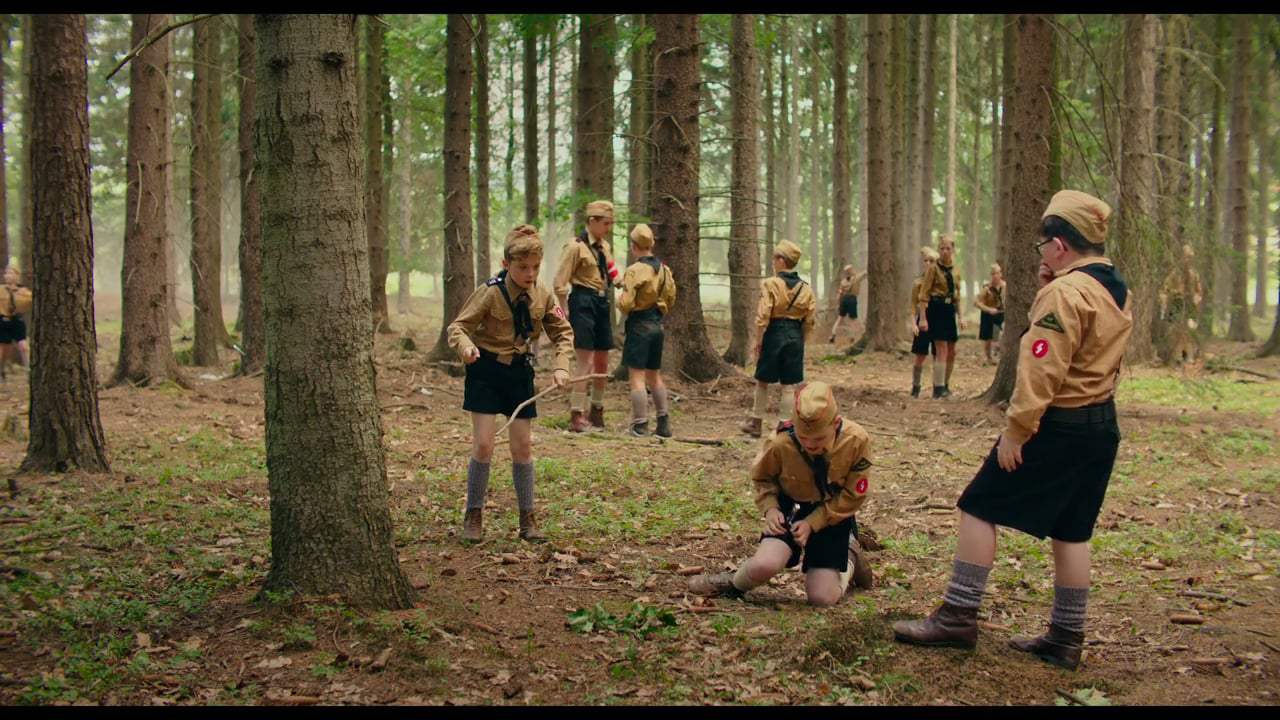 Jojo Rabbit Trailer (2019) Screen Capture #1