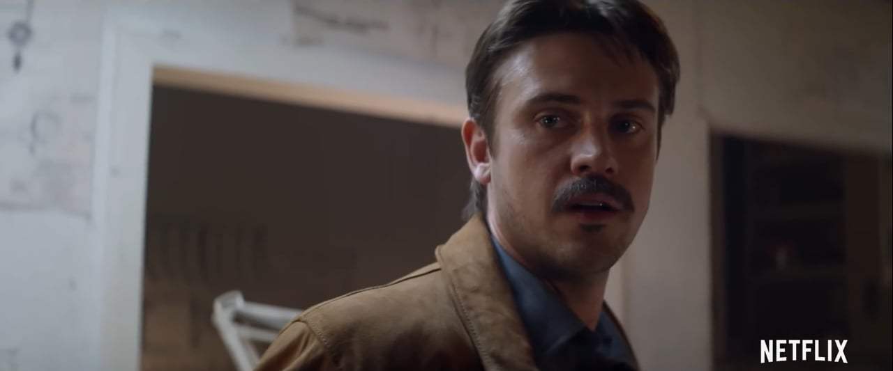 In the Shadow of the Moon Trailer (2019) Screen Capture #4
