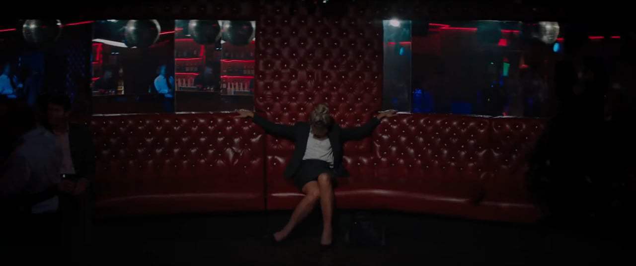 Promising Young Woman Trailer (2020) Screen Capture #1