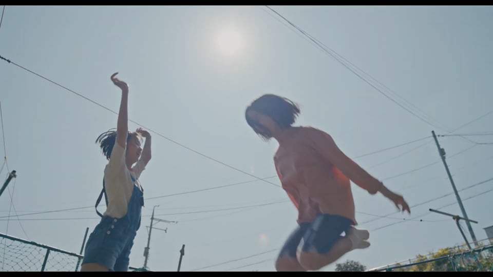 House of Hummingbird Trailer (2019) Screen Capture #4