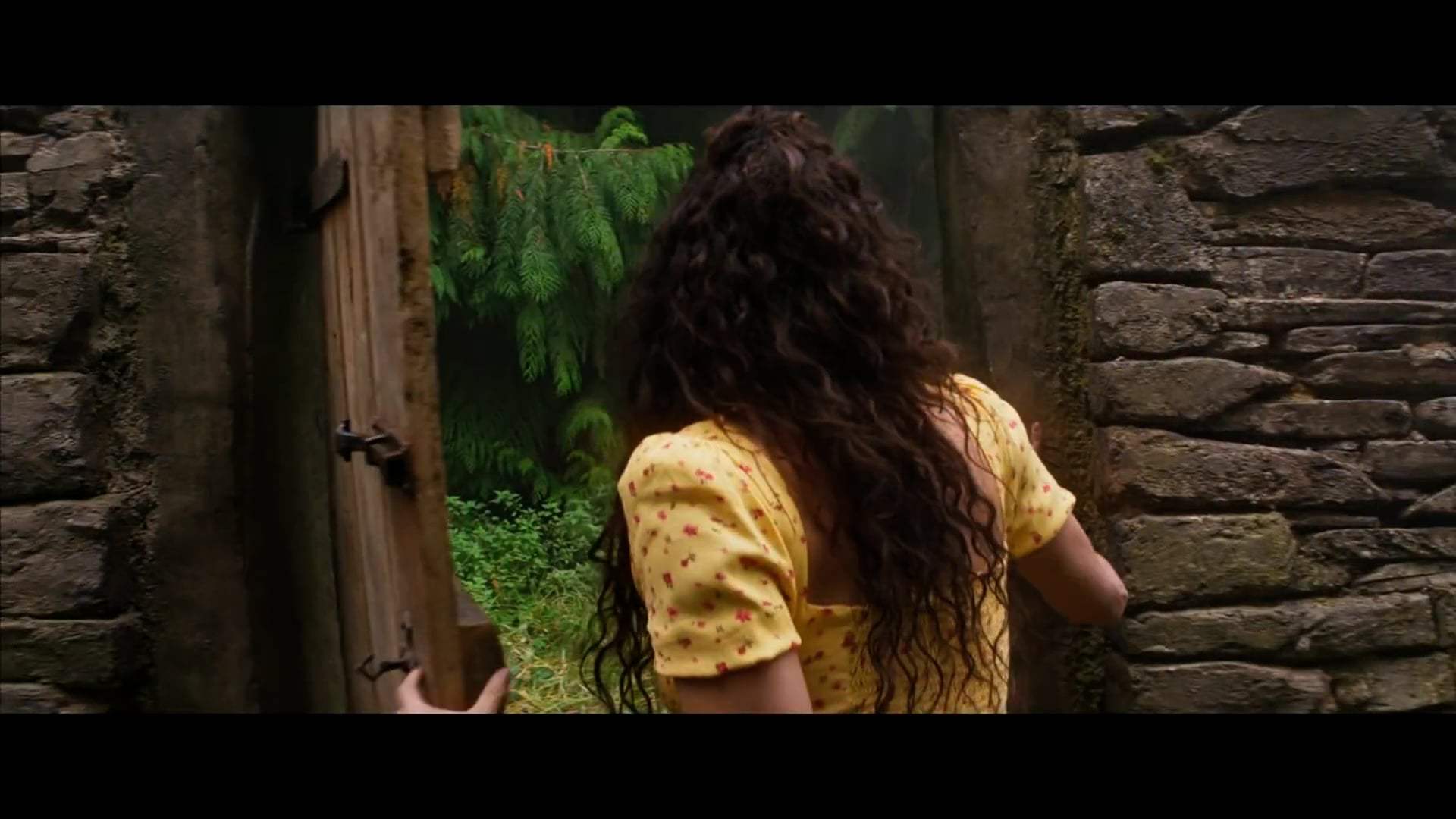 Unwelcome Trailer (2022) Screen Capture #2