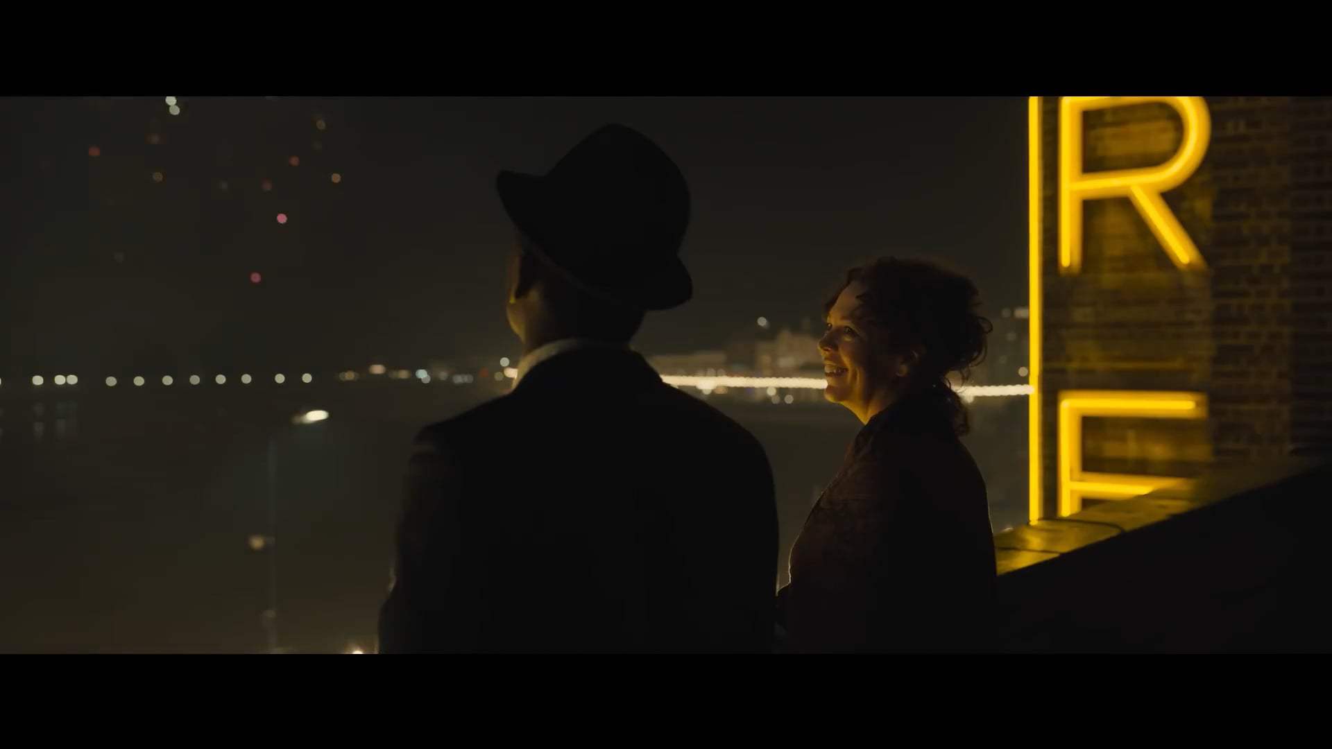 Empire of Light Trailer (2022) Screen Capture #2
