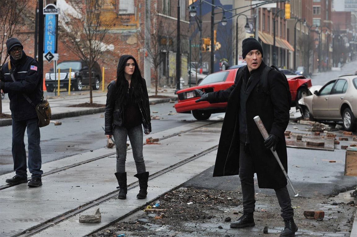 Cell International Trailer Screencap