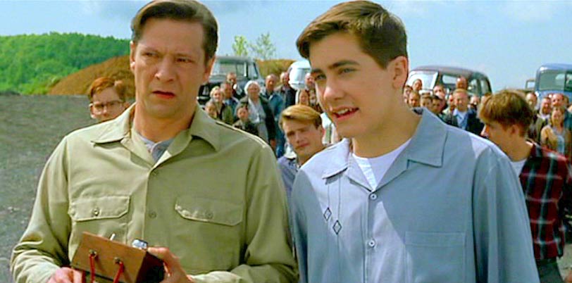 Jake Gyllenhaal and Chris Cooper in October Sky