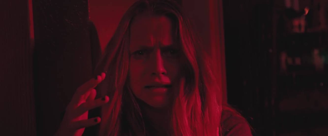 Lights Out Feature Trailer Screen Shot