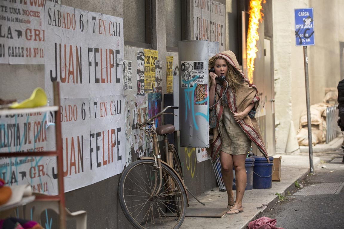 Snatched Red Band Trailer