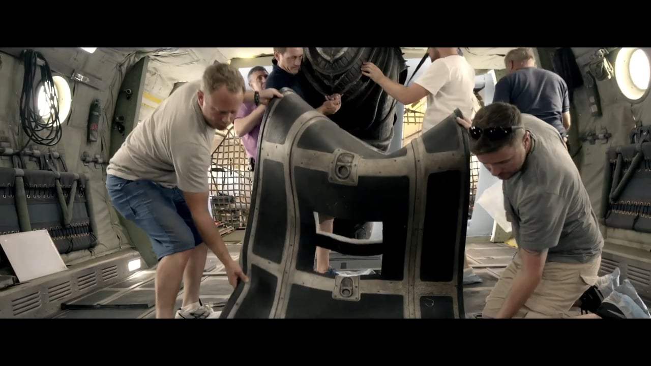 The Mummy Featurette - Zero G Stunt (2017)