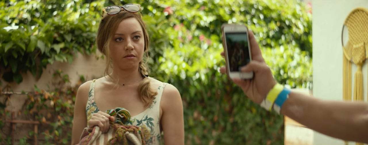 Ingrid Goes West Red Band Trailer (2017)