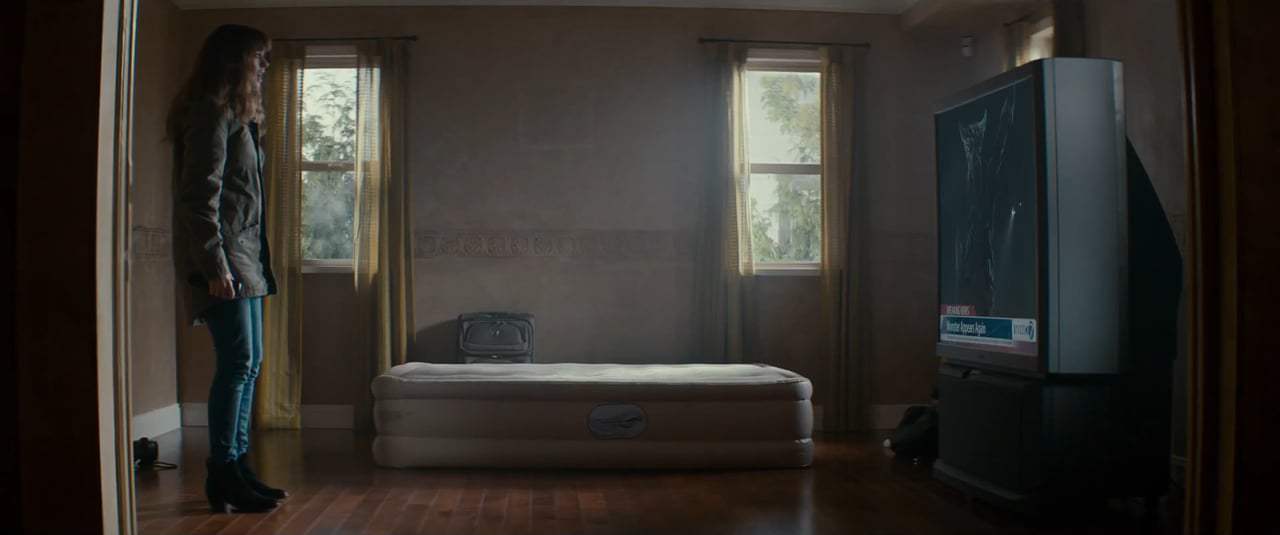 Colossal (2017) - Revelation