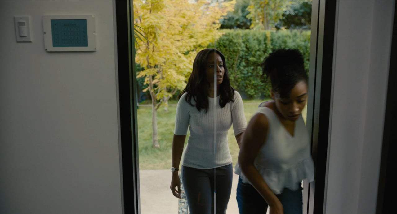Everything, Everything (2017) - He's Not A Stranger