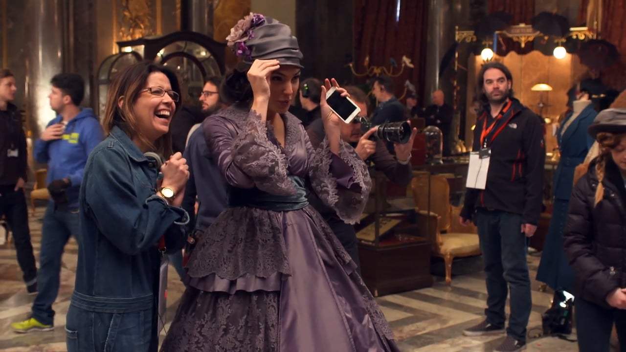 Wonder Woman Featurette - Patty Jenkins and Gal Gadot (2017)