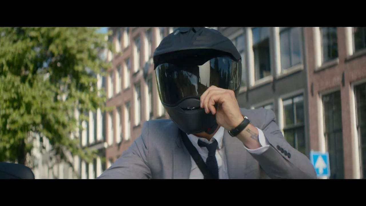 The Hitman's Bodyguard Feature International Trailer (2017)
