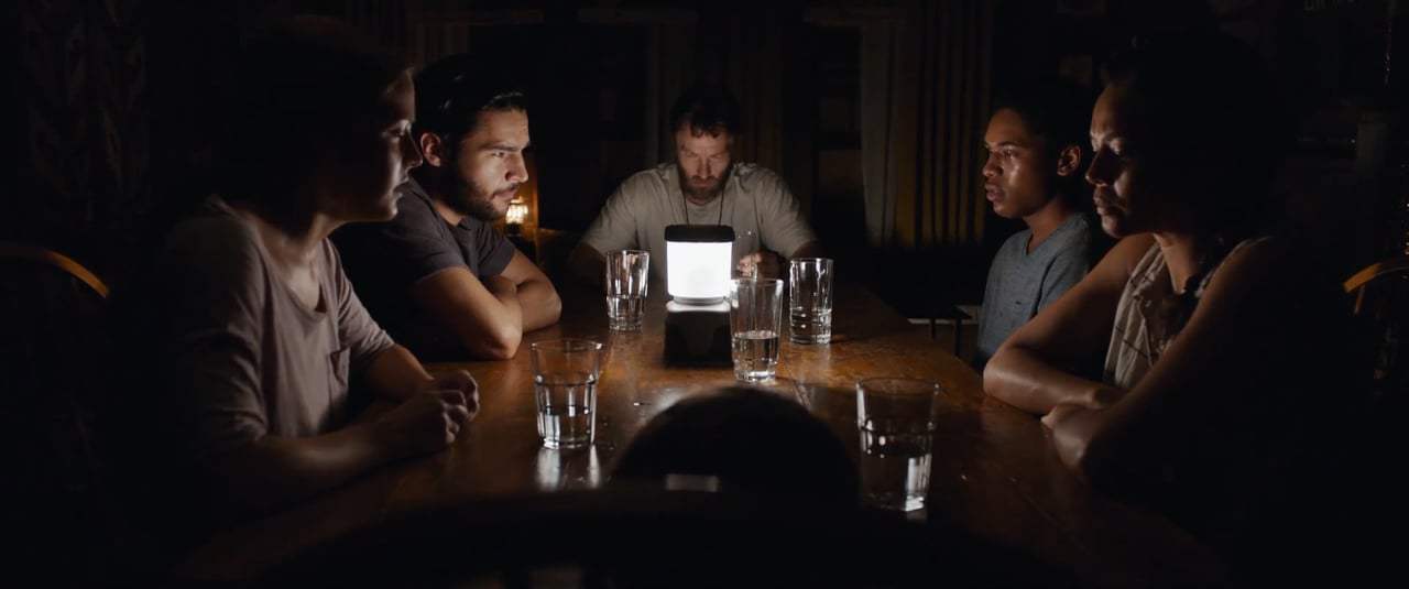 It Comes at Night (2017) - Who Opened the Door?