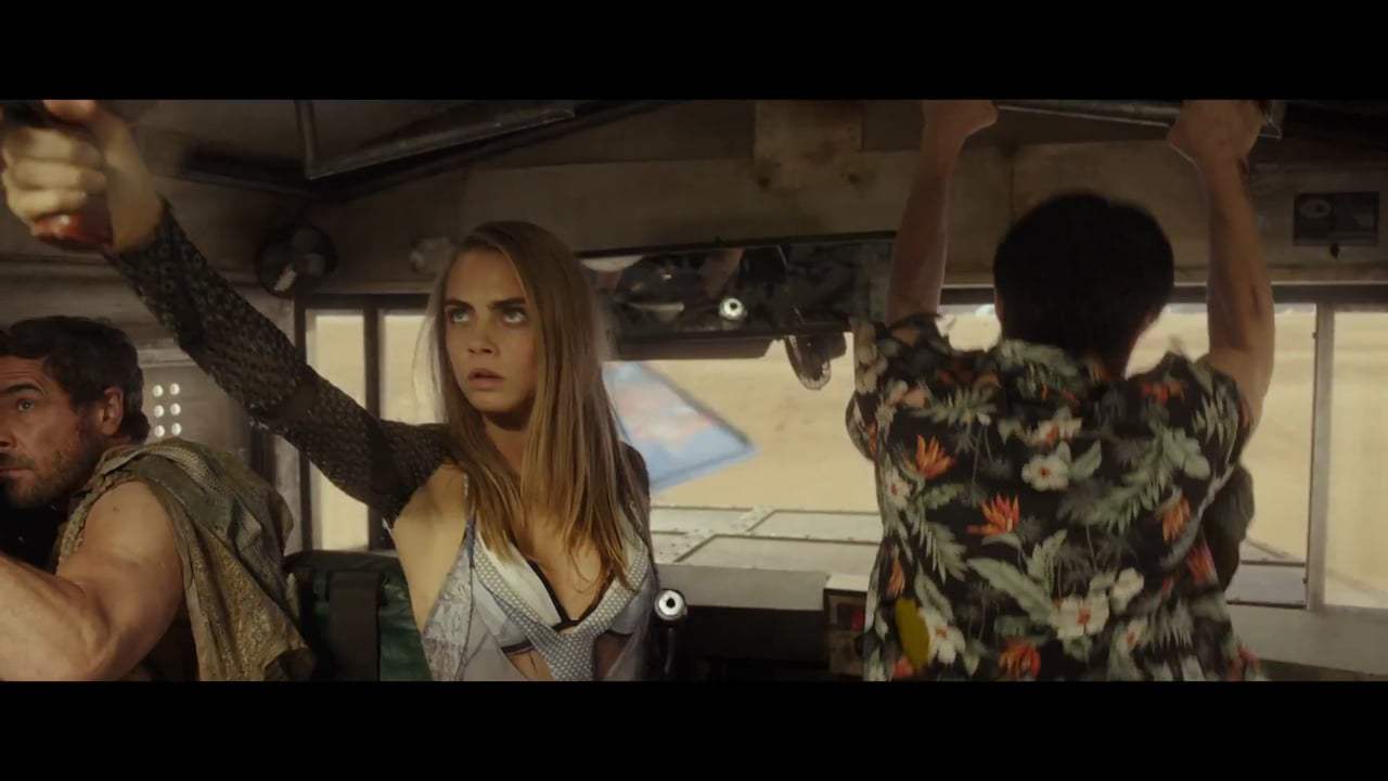 Valerian and the City of a Thousand Planets (2017) - Jump