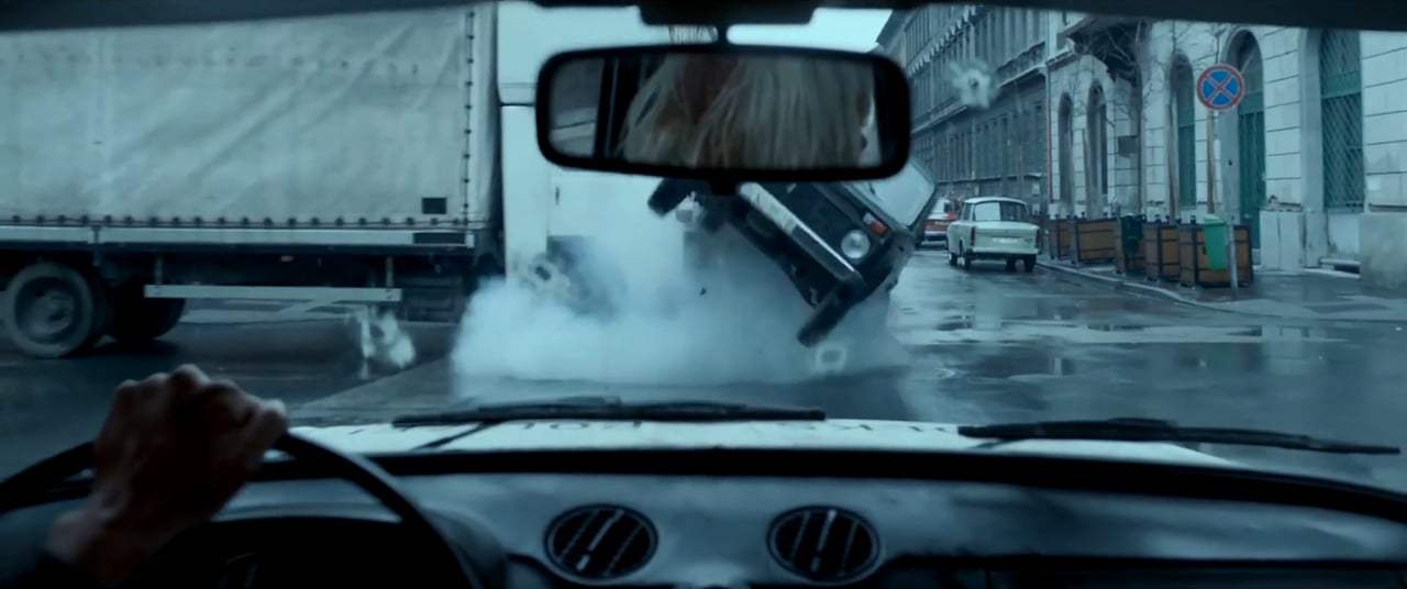 Atomic Blonde (2017) - I Ran