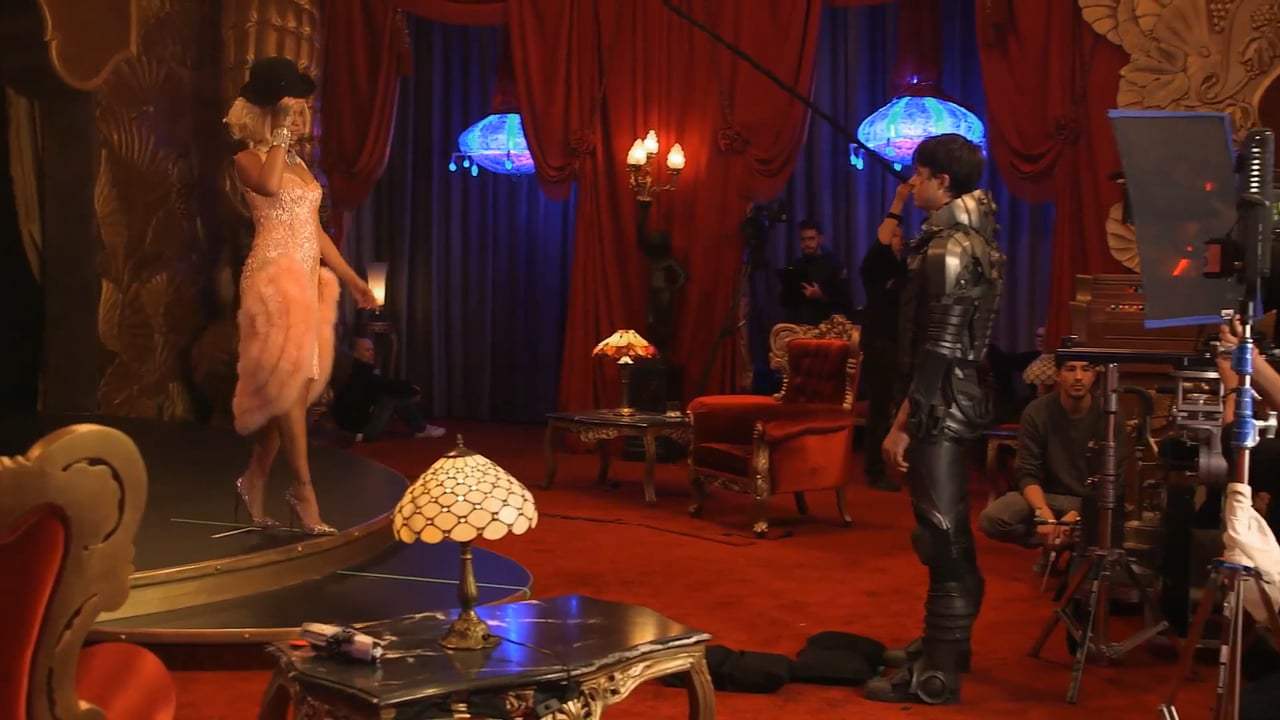 Valerian and the City of a Thousand Planets Featurette - Rihanna (2017)