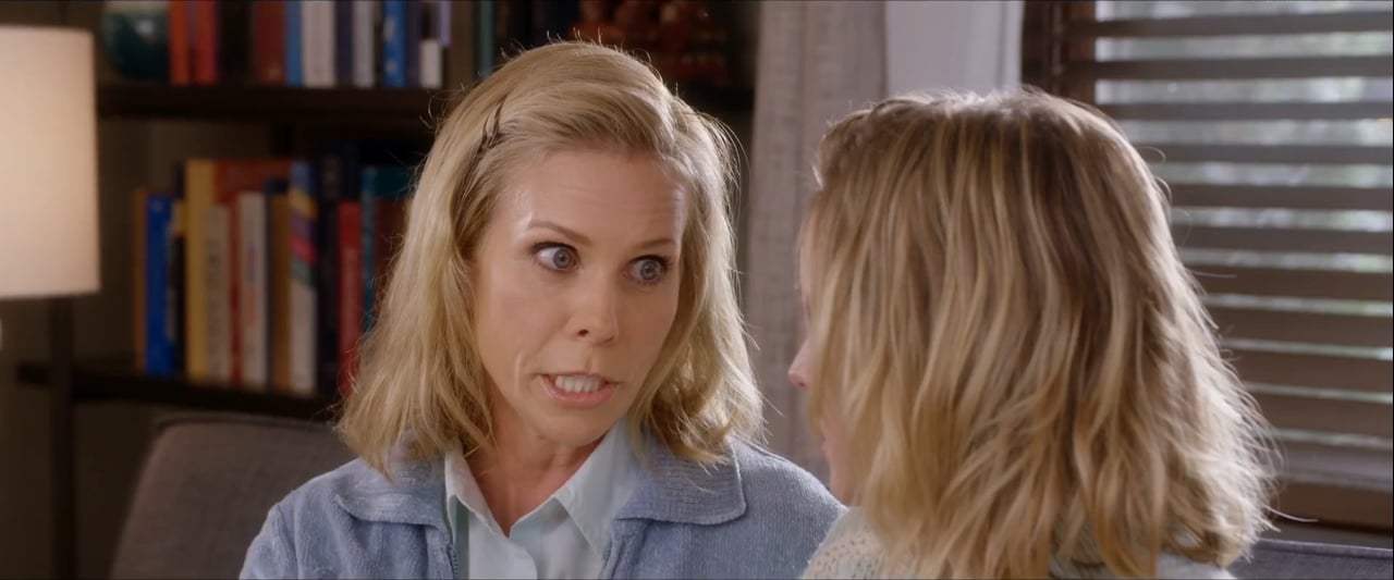 A Bad Mom's Christmas TV Spot - Merrier (2017)