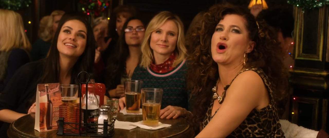 A Bad Mom's Christmas (2017) - First Date With Santa Number 2
