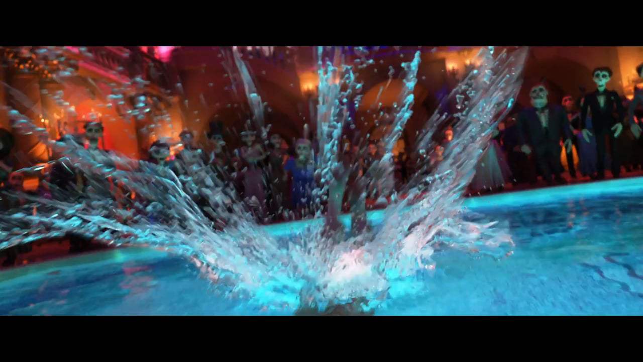 Coco (2017) - A Great Rescue