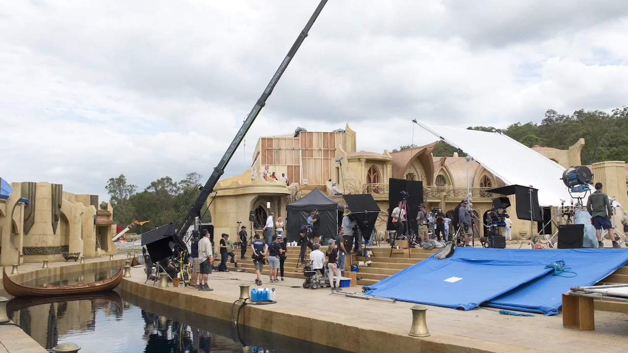 Thor: Ragnarok Featurette - Music (2017)