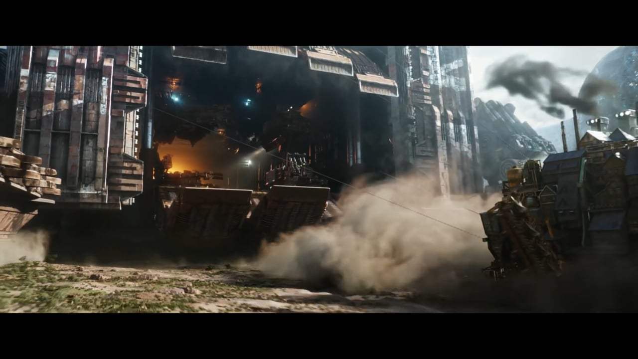 Mortal Engines Featurette - A Look Inside (2018)