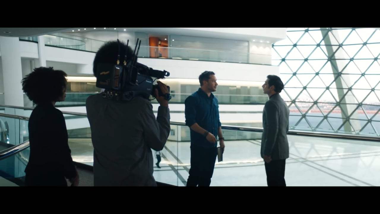 Venom (2018) - Ambushing Drake