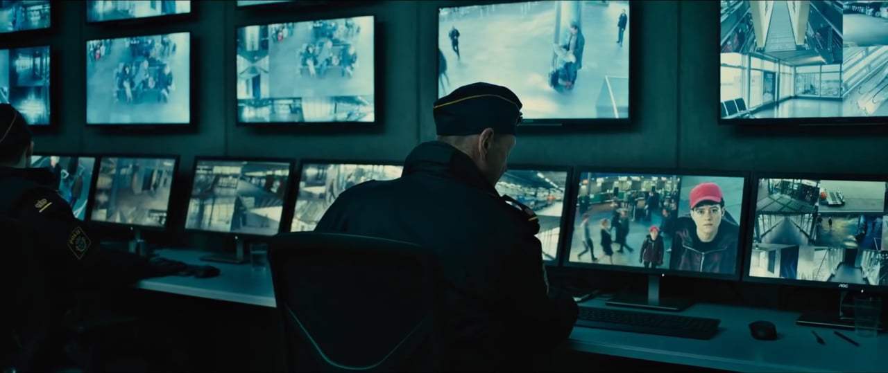 The Girl in the Spider's Web (2018) - Airport Escape