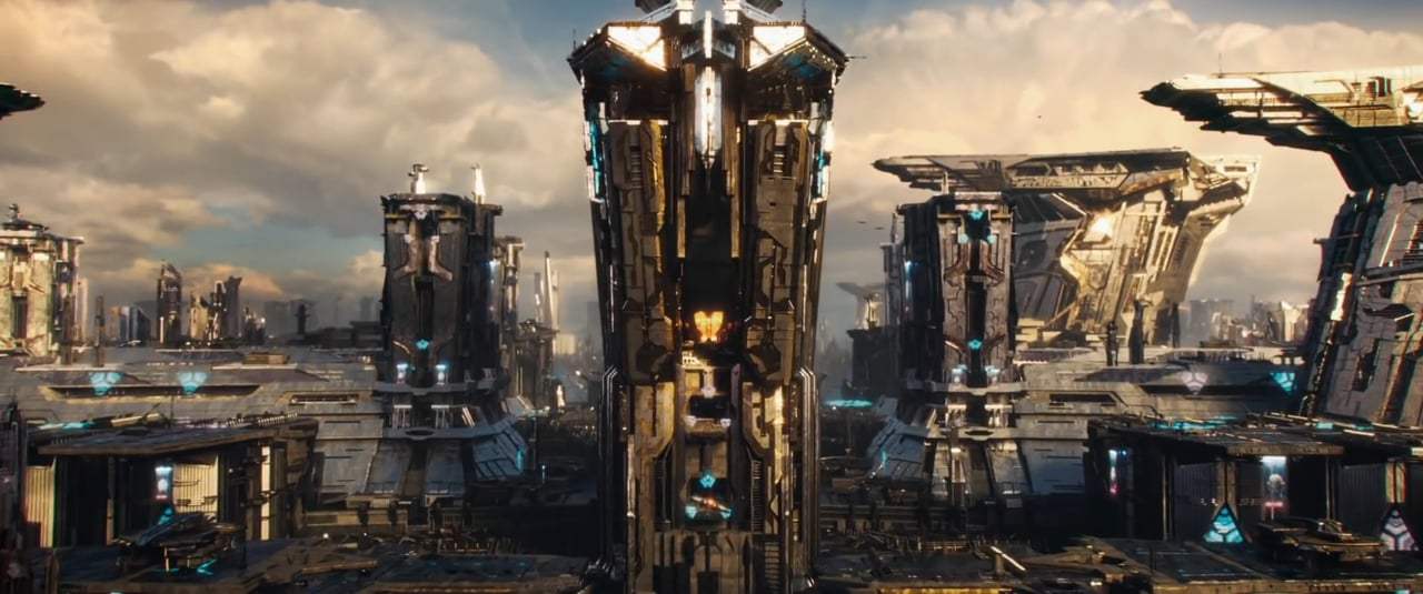 Captain Marvel Featurette - Intergalactic War (2019)