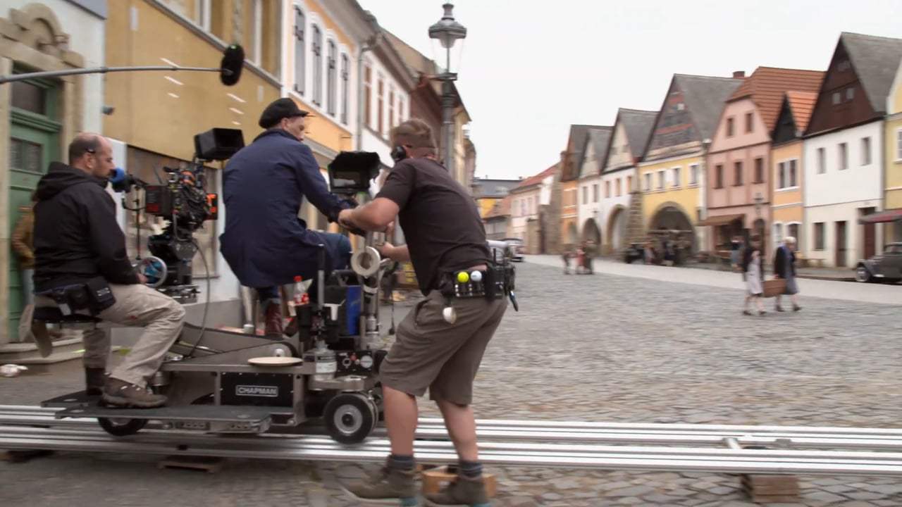 Jojo Rabbit Featurette - Taika Talk (2019)