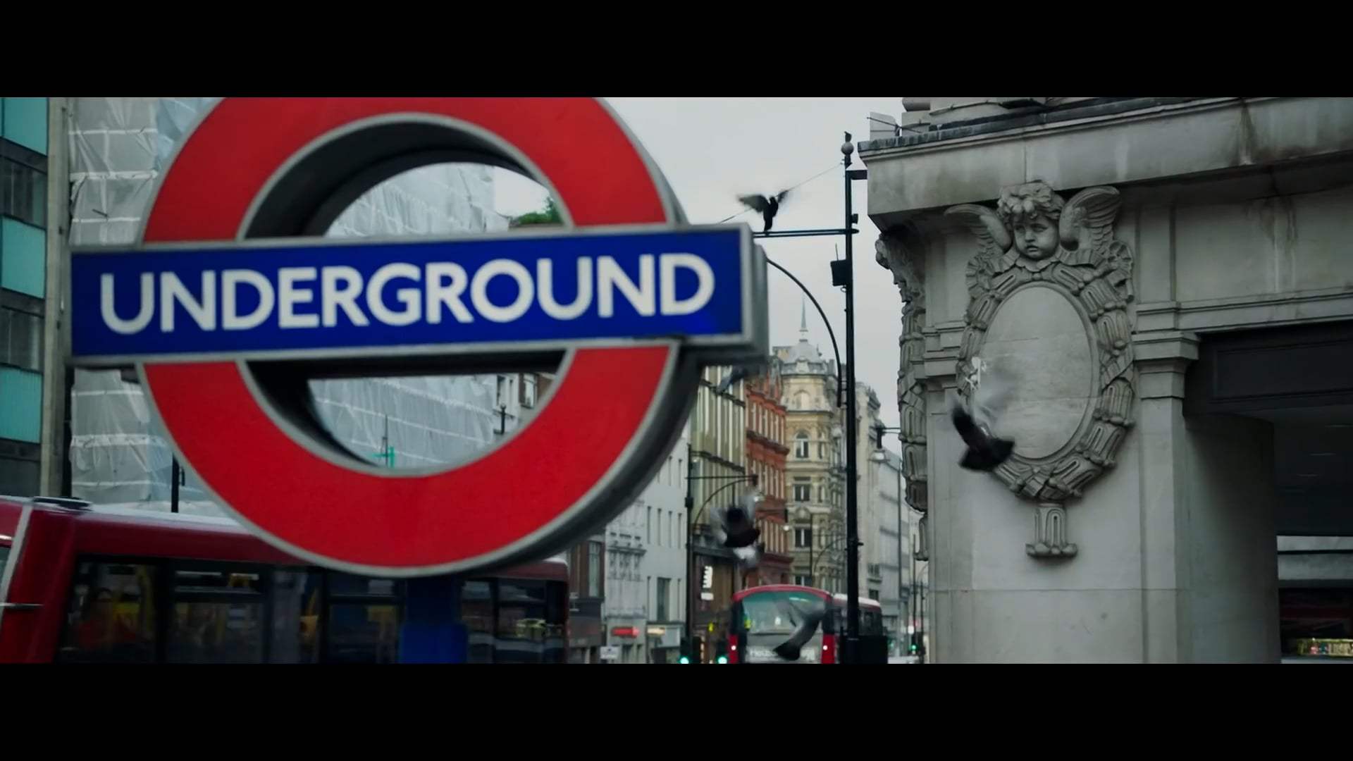 Last Night in Soho Theatrical Trailer (2021)